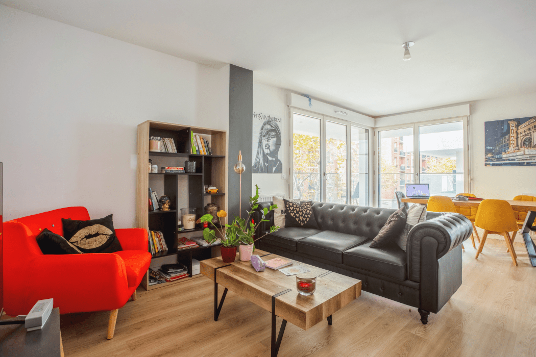 Photo du bureau de Romy Lahad, Social Media Manager.